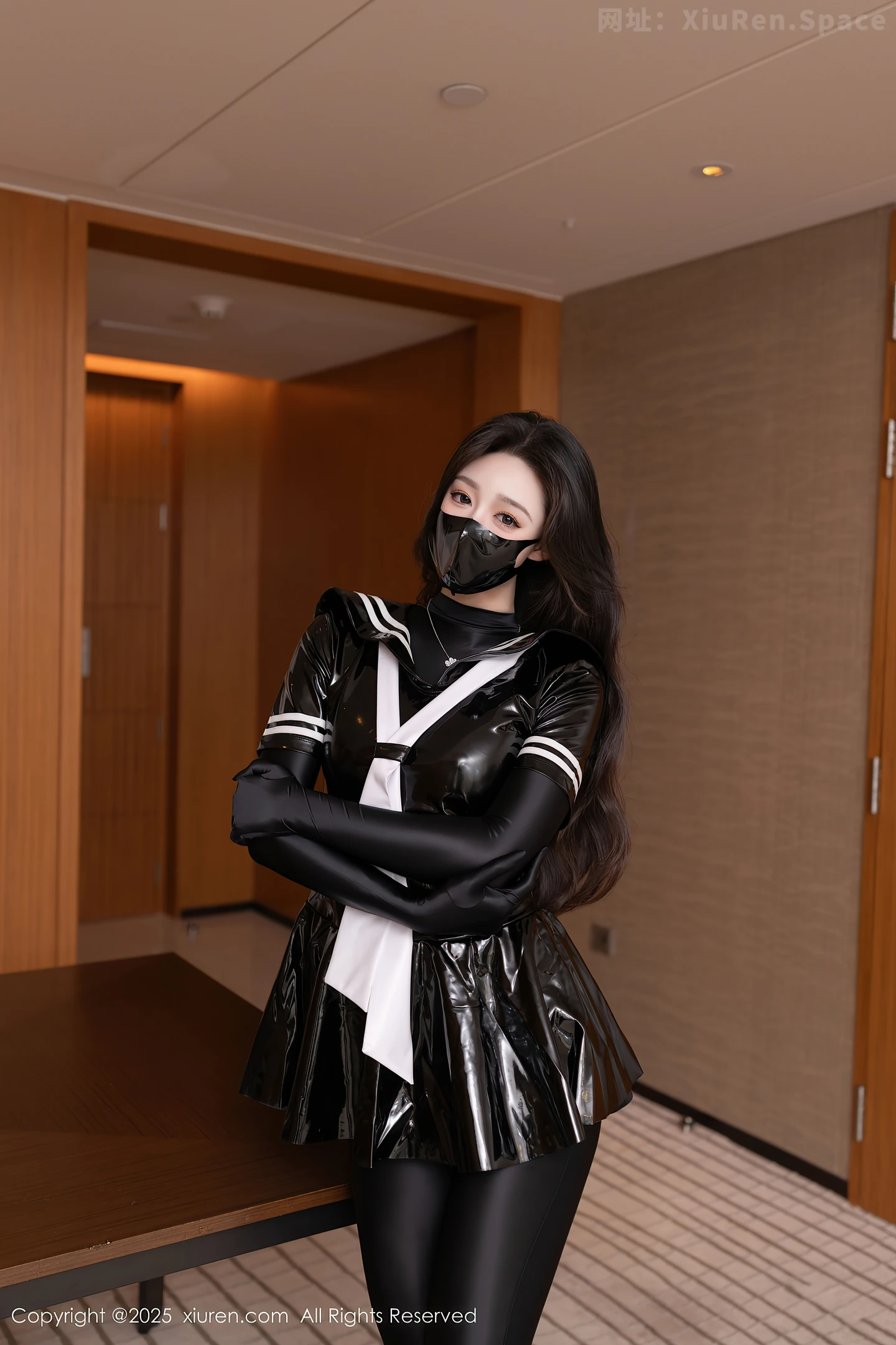 图片[3]-[XiuRen秀人网] VOL.10087 模特小逗逗性感黑色胶衣+魅惑连体黑丝秀曼妙身姿撩人诱惑写真82P-秀人网官方网站